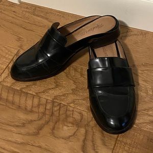 MADEWELL Slip on Loafers in black leather for any occasion